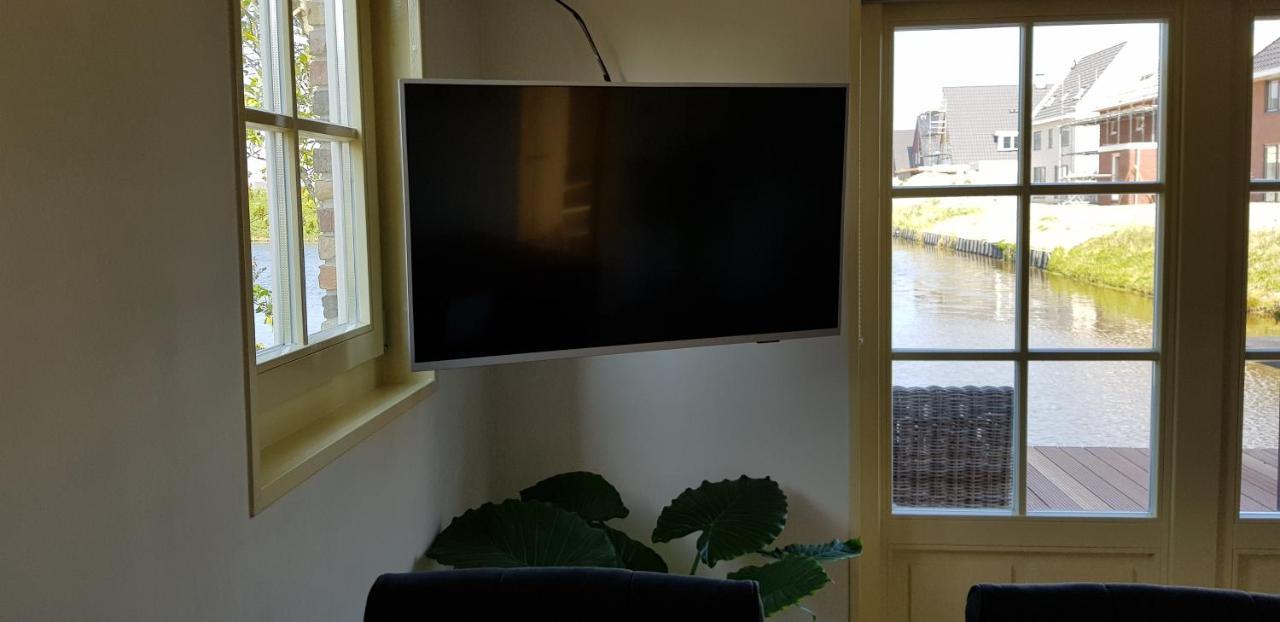 Prachtig Vrijstaand Appartement Aan Het Water Heerhugowaard Exterior foto
